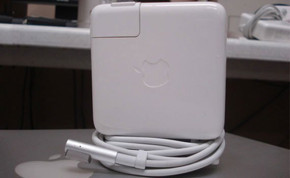 Sạc Apple 45W MagSafe Power Adapter MC747B/A thiết kế tiện lợi sử dụng dễ dàng