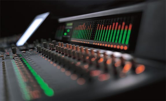 Amply Vitek KA-203 chỉnh &acirc;m đa dạng, dễ d&agrave;ng