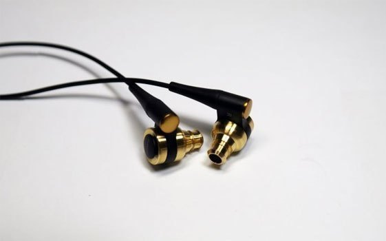 Tai nghe Elecom EHP-CH1000 thiết kế nh&eacute;t tai hiện đại, sang trọng