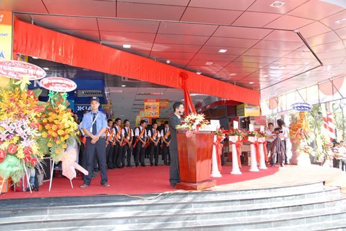 Lễ khai trương tại trung t&acirc;m mua sắm Nguyễn Kim Cần Thơ 