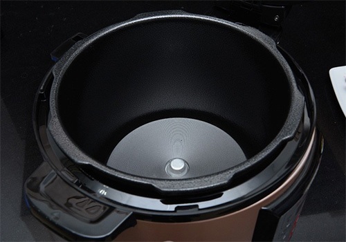 Nồi &aacute;p suất Sunhouse SHD1758 sử dụng an to&agrave;n theo ti&ecirc;u chuẩn ch&acirc;u &Acirc;u