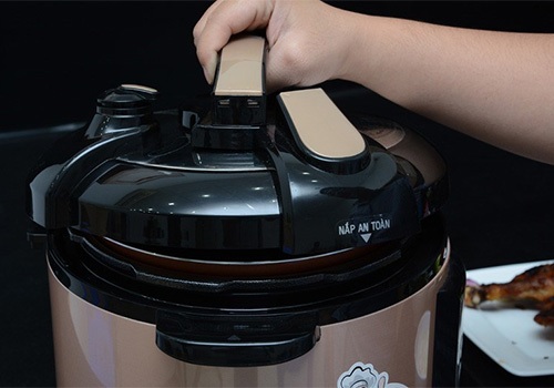 Nồi &aacute;p suất Sunhouse SHD1758 c&oacute; chế độ hẹn giờ