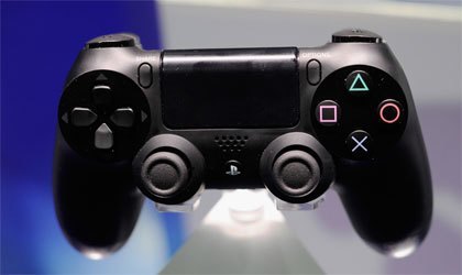 Tay cầm DualShock 4 th&iacute;ch hợp với m&aacute;y chơi game Sony PlayStation 4