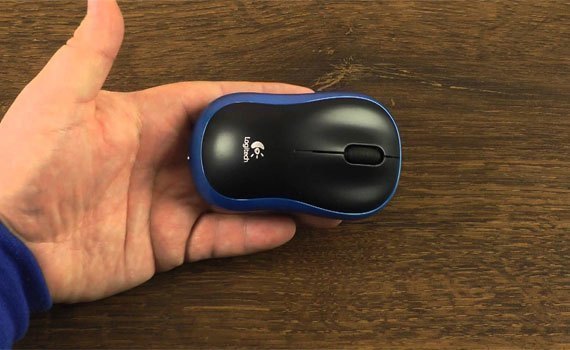 Chuột kh&ocirc;ng d&acirc;y Logitech M185 kiểu d&aacute;ng bắt mắt