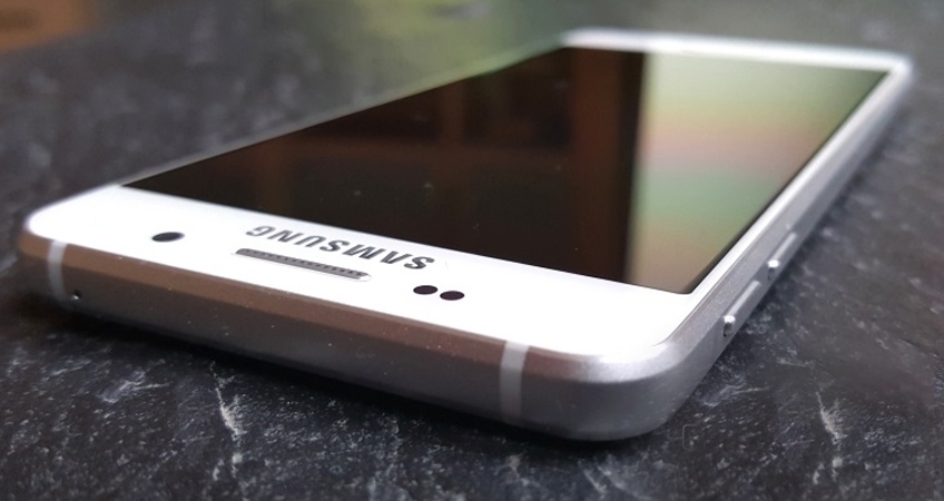 Điện thoại Samsung Galaxy A3 2016 thiết kế đầy sang trọng