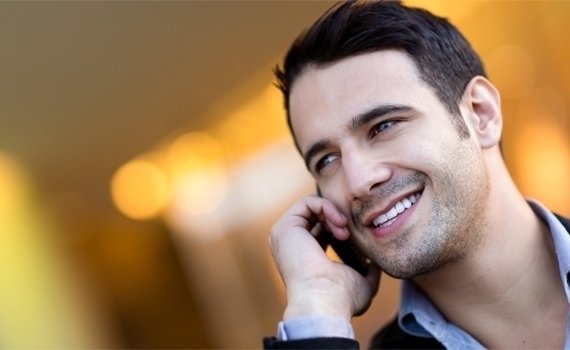 Điện thoại Samsung Galaxy J1 trang bị 2 sim 2 sóng