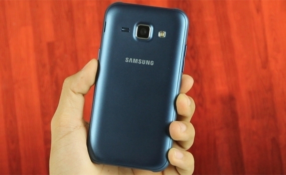 Điện thoại Samsung Galaxy J1 với thiết kế trang nh&atilde;
