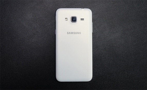 Điện thoại Samsung Galaxy J3 với thiết kế trang nhã