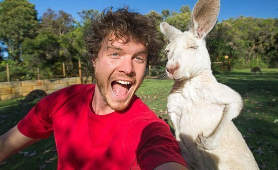 điện thoại loại nào tốt? Điện thoại Samsung Galaxy J5 2016