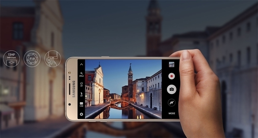 Điện thoại Samsung Galaxy J7 2016 trắng với camera khẩu độ rộng