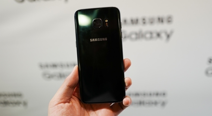 Điện thoại Samsung Galaxy S7 thiết kế đầy sang trọng