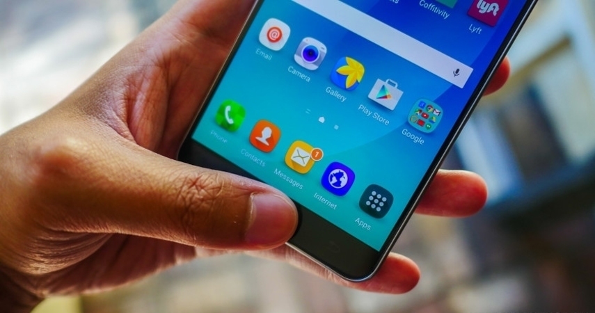 Điện thoại Samsung Galaxy S7 trang bị bảm biến v&acirc;n tay