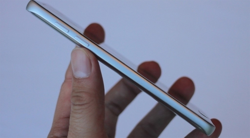 Điện thoại Samsung Galaxy S7 thiết kế đầy sang trọng