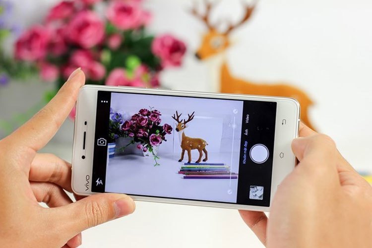 điện thoại Vivo V3 Max với camera sau 13MP