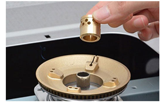 Một đầu hâm với chế độ lửa nhỏ vừa tiết kiệm gas vừa thích hợp chế biến những món ăn phải nấu trong thời gian dài