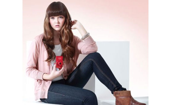 M&aacute;y ảnh Canon IXUS 125HS, thiết kế si&ecirc;u mỏng, hợp thời trang