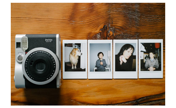 Hình ảnh sống động cùng máy chụp ảnh lấy liền Fuji Instax Mini 90 Neo