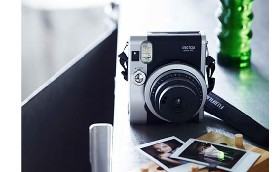 Máy chụp ảnh lấy liền Fuji Instax Mini 90 Neo sự tinh tế của thiết kế