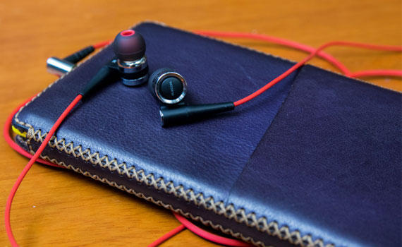 Tai nghe Elecom EHP-CS1000SSV thiết kế mới lạ