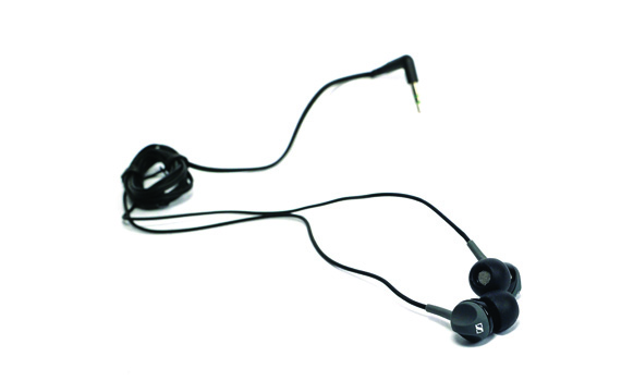 Tai nghe Sennheiser CX213 Black cho &acirc;m bass mạnh mẽ