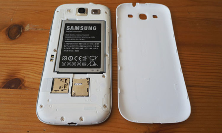 Điện thoại Samsung Galaxy S3 dung lượng pin 2100mAh
