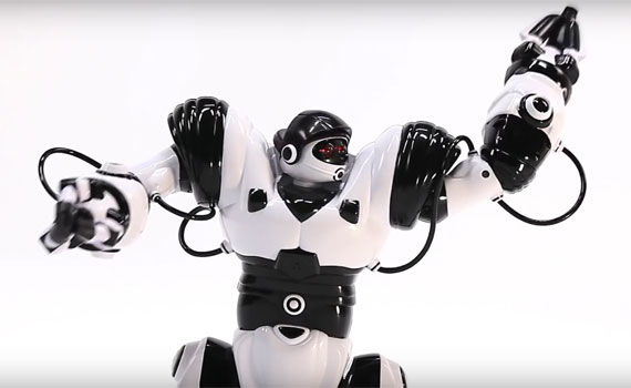Robot điều khiển Wowwee 8006 thiết kế đẹp mắt, th&acirc;n thiện với người d&ugrave;ng