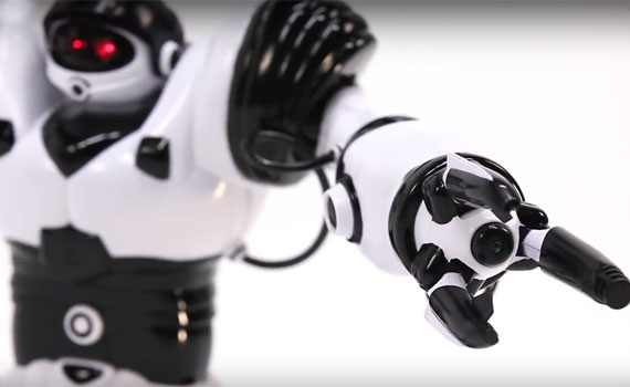 "Ch&uacute; Robot th&ocirc;ng minh" - Robot điều khiển Wowwee 8006 c&oacute; nhiều t&iacute;nh năng th&uacute; vị