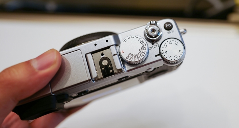 Máy ảnh Fujifilm X-E2S trang bị kết nối không dây Wi-fi