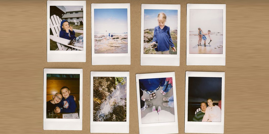 Máy chụp ảnh lấy liền Fuji Instax Mini 70 xanh có thiết kế nhỏ gọn