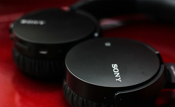 Tai nghe Sony MDRXB650BT kết nối tích tắc với NFC một chạm