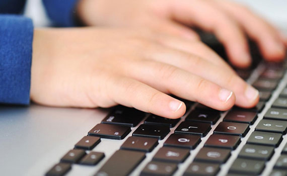 Bàn phím số phụ của máy tính xách tay Acer Aspire F5 573G 597U dễ nhập liệu