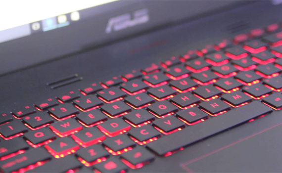 Bàn phím laptop Asus ROG GL552VX DM143D có đèn màu đỏ nổi bật