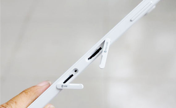 Máy tính bảng Samsung Galaxy Tab A T585 màu trắng hỗ trợ khe gắn Sim