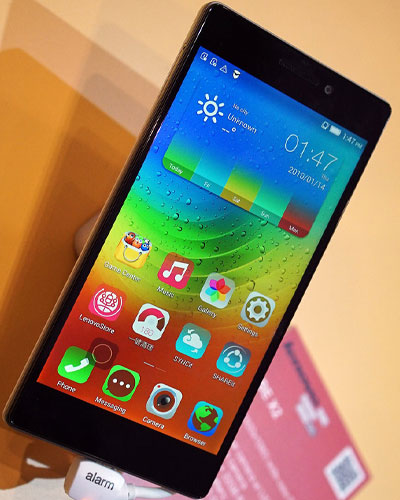 Smartphone Lenovo A6000 m&agrave;n h&igrave;nh 5 inch rực rỡ