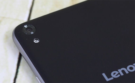Máy tính bảng Lenovo Phab PB1-750M với camera chất lượng tốt.