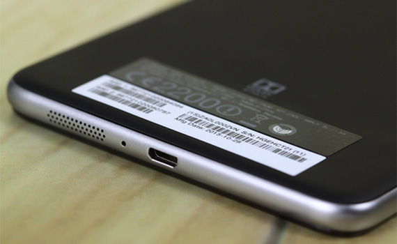 Máy tính bảng Lenovo Phab PB1-750M hỗ trợ khe gắn Sim.