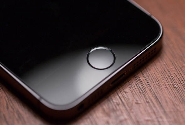 Điện thoại iPhone 5s 16GB màu xám với cảm biến vân tay Touch ID