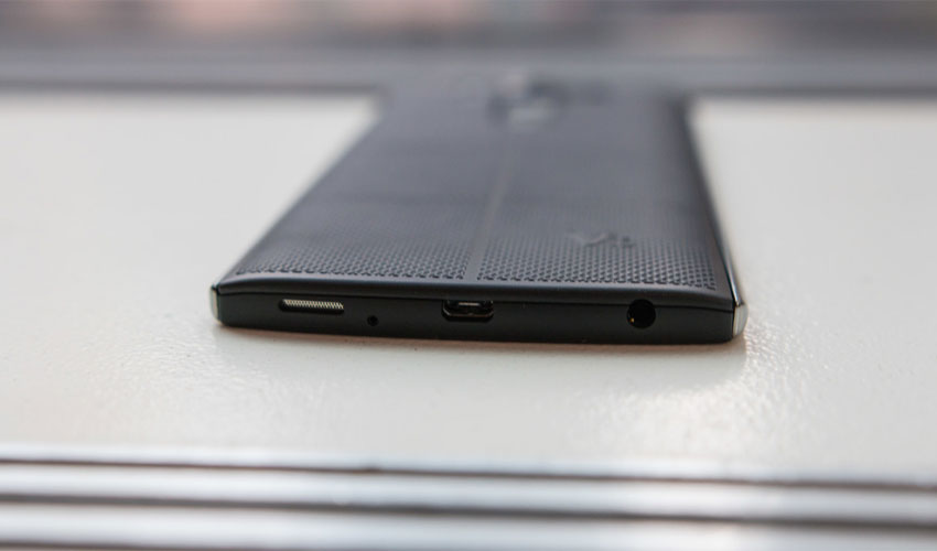 Điện thoại LG V10 black t&iacute;ch hợp c&ocirc;ng nghệ sạc nhanh 2.0