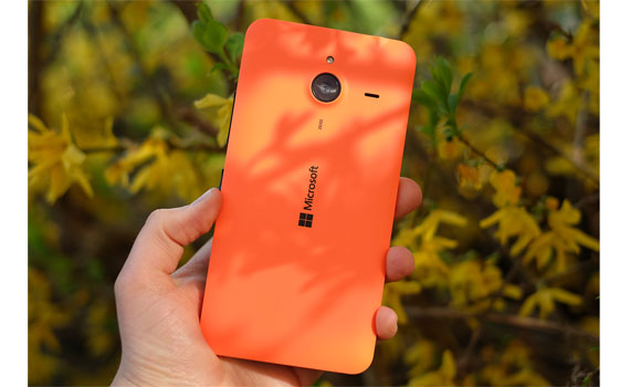 Microsoft Lumia 640 XL m&agrave;u cam pin dung lượng 3500mAh