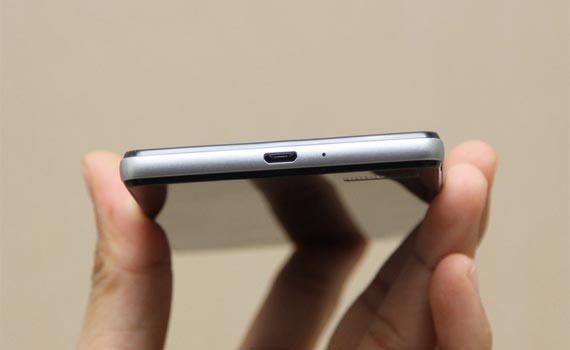 Điện thoại di động Oppo Neo 7 A33W với bộ nhớ trong 16 GB