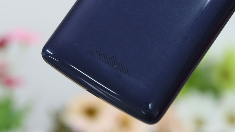 Điện thoại Oppo Yoyo R2001 m&agrave;u đen chip l&otilde;i tứ 1.3Ghz