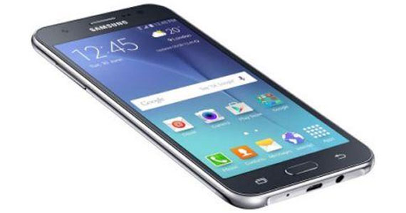 Điện thoại Samsung Galaxy J5 có màn hình lớn 5.0 inches
