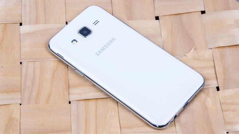 Công nghệ tiết kiệm pin Ultra Saving giúp kéo dài thời gian sử dụng pin trên điện thoại Galaxy J5