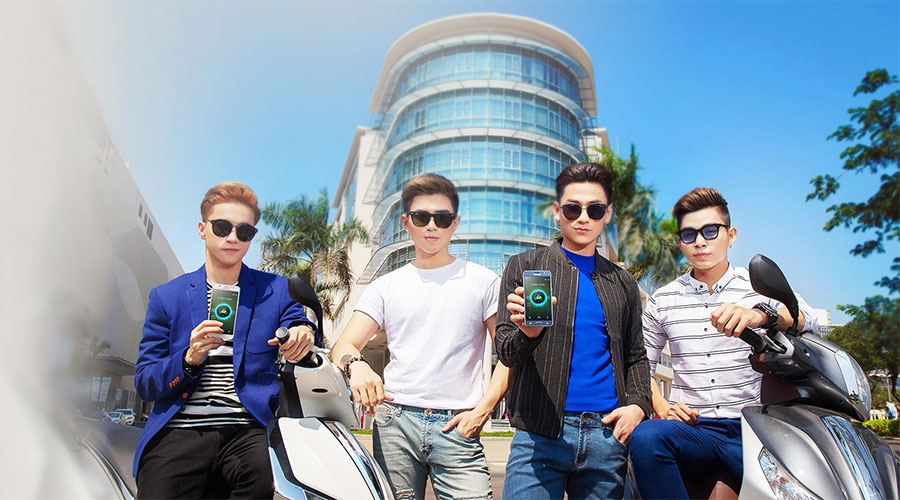 Điện thoại Samsung Galaxy J7 2016 trắng với chế độ S-Bike