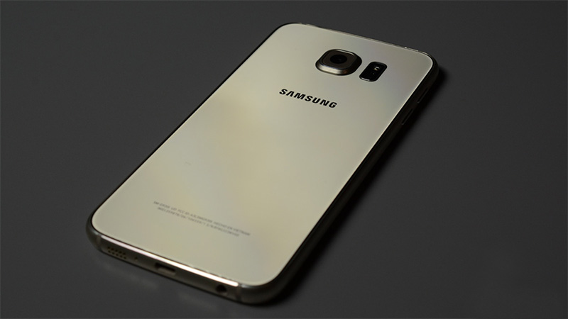 Điện thoại Samsung Galaxy S6 m&agrave;u v&agrave;ng Chip 8 nh&acirc;n Exynos 7420, Ram 3GB