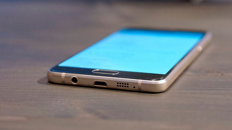 Điện thoại Samsung Galaxy A5 gold tích hợp công nghệ sạc nhanh