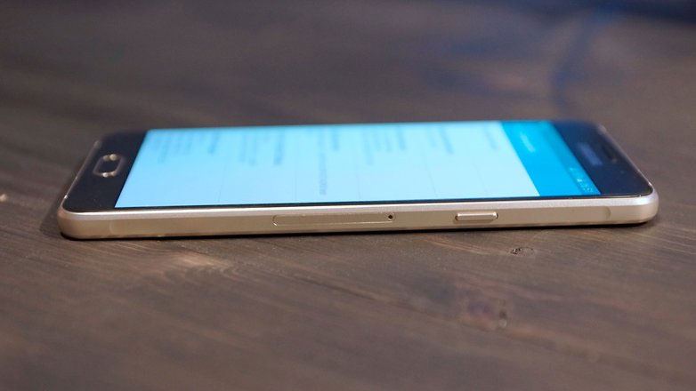 Điện thoại Samsung Galaxy A5 gold sử dụng 2 sim