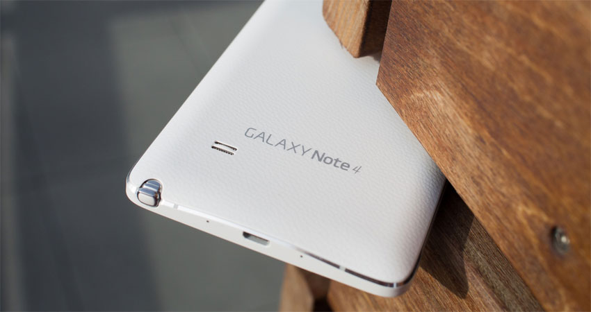 Điện thoại Samsung Galaxy Note 4 White thiết kế kim loại nguy&ecirc;n khối