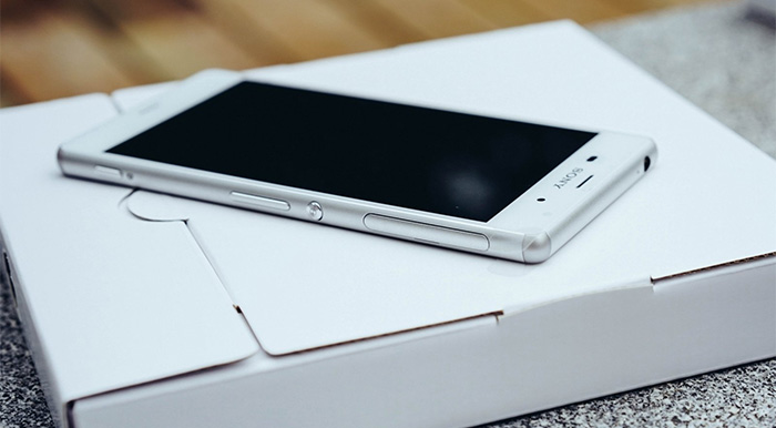 Sony Xperia Z3 trắng khung viền kim loại, mặt lưng k&iacute;nh cường lực