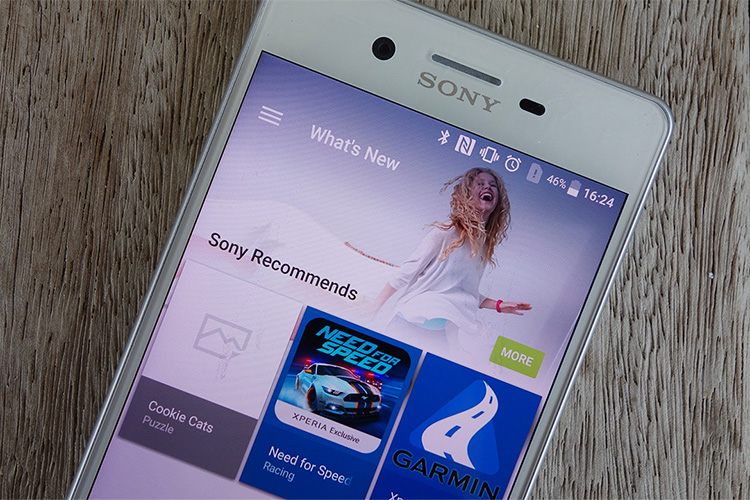 Điện thoại Sony Xperia X white có mặt kính cong 2.5D